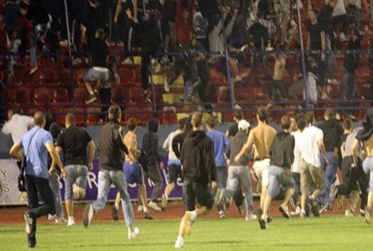 Borac kažnjen s 10.000 KM i tri utakmice bez publike; Suspenzija dvojcu iz FK Sarajeva