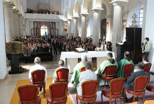 Simpozij 'Stopama pobijenih' - osvjetljivanje ubojstava 66 hercegovačkih franjevaca