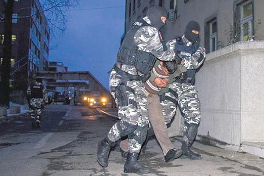 Policija uhitila bombaše
