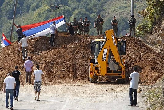 Kosovo: Eksplodirala bomba ispod automobila srpskog prevoditelja u misiji EU-a