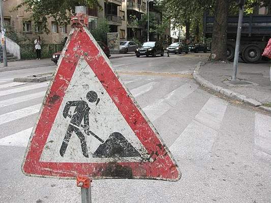 U ulici Kralja Petra Krešimira IV promet usporen zbog izvođenja radova