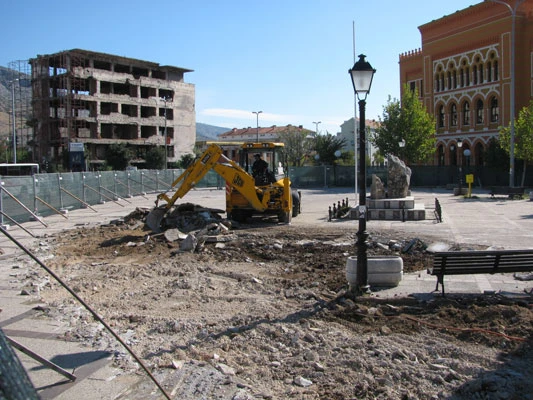 Građanima onemogućen prolaz preko Španjolskog trga