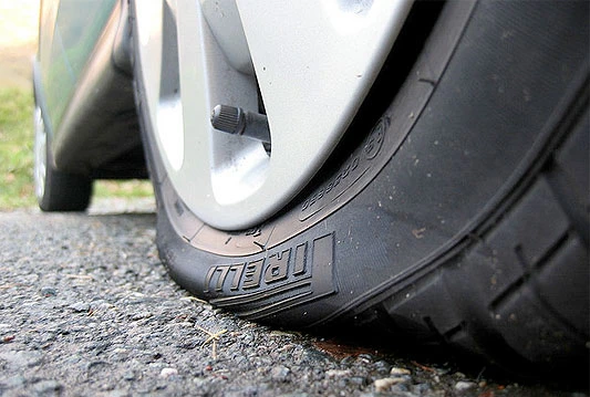 Izbušene gume na automobilima Federalne inspekcije