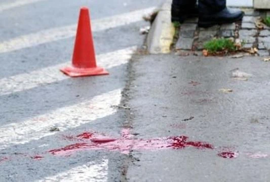 U pucnjavi kod policijske stanice ranjen 24-godišnjak