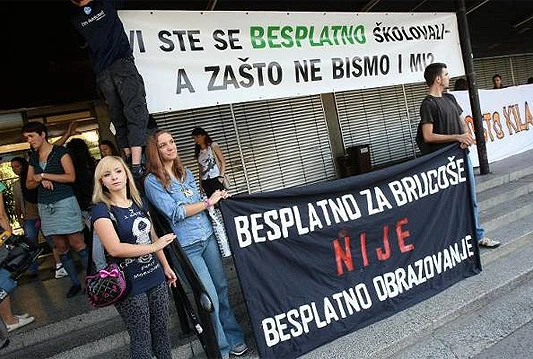 Dekan Boras napao studenticu koja ga je snimala