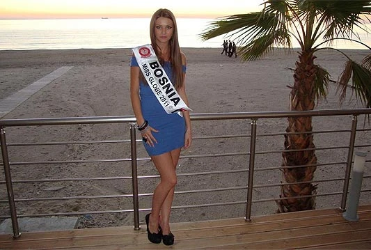 Miss Globe BiH 2010 Selma Ajnadžić na svjetskom izboru za Miss Globe International