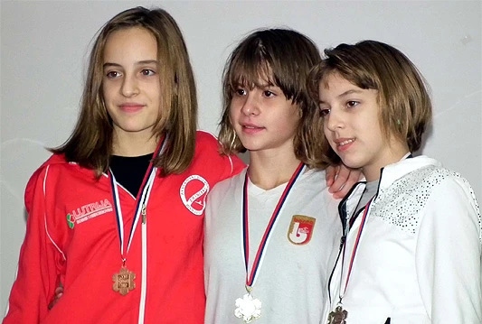 10 medalja za plivače Zrinjskog