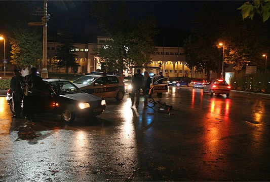 Automobilom udario biciklista