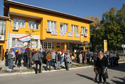 Sutra prosjved djelatnika 'Žitoprometa' pred županijskom Vladom