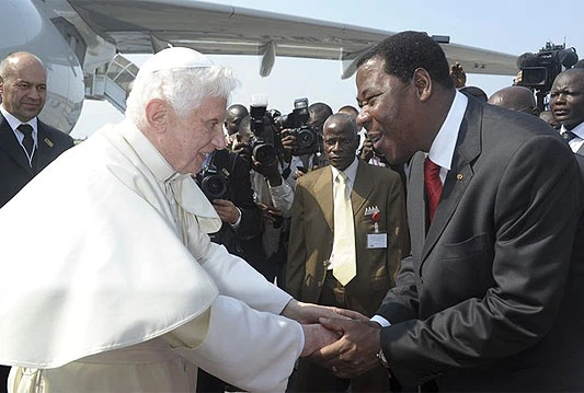 Papa u Africi osudio korupciju