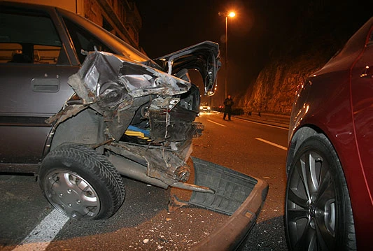 U Mahali sudar četiri automobila, jedna osoba ozlijeđena