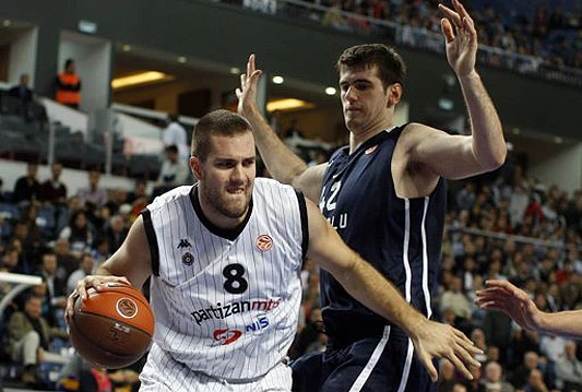 Efes bolji od Partizana, deset poena Baraća