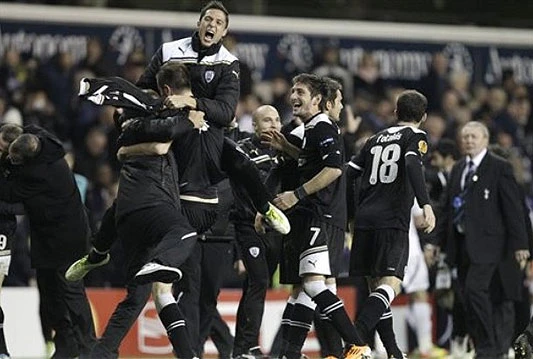 PAOK slavio na White Hart Laneu