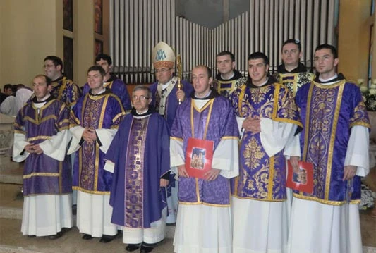 Kardinal Puljić zaredio 9 đakona