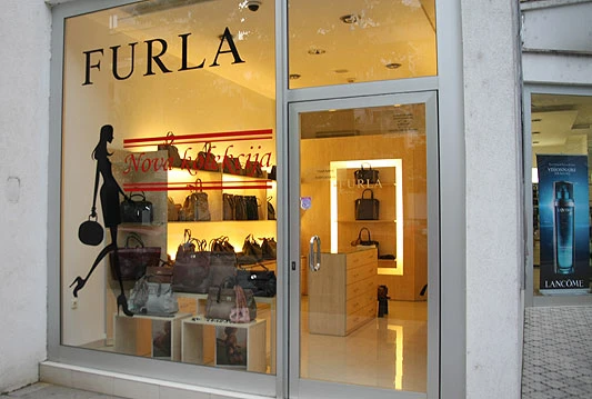 Parfumerija Neretva nagrađuje: Osvojite torbu i rukavice Furla
