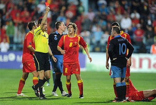 UEFA smanjila kaznu Rooneyu