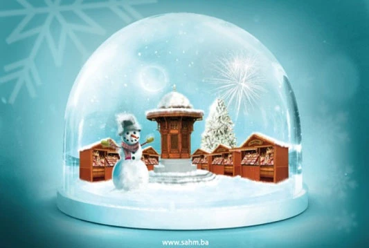 Coca-Cola Sarajevo Holiday Market - Djeda Mraz i velika jelka na Trgu Oslobođenja