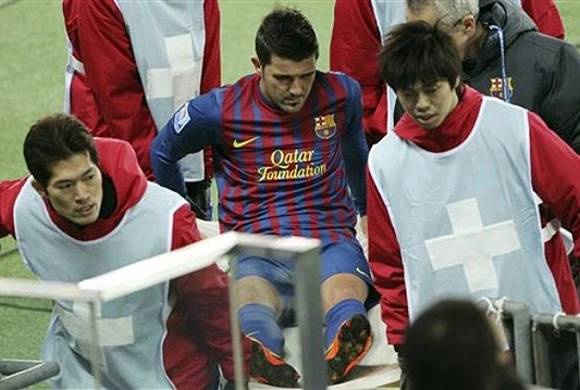 Barcelona izborila finale, Villa slomio nogu