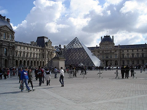 Muzej Louvre uvodi Nintendove konzole umjesto audio-vodiča
