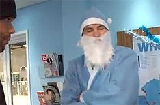 Džeko kao Djed mraz čestitao Božić navijačima Cityja 