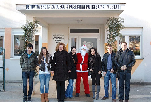 'Ruđerovi genijalci' posjetili Osnovnu školu za djecu s posebnim potrebama