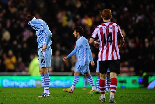 Manchester City nije iskoristio kiks gradskog rivala