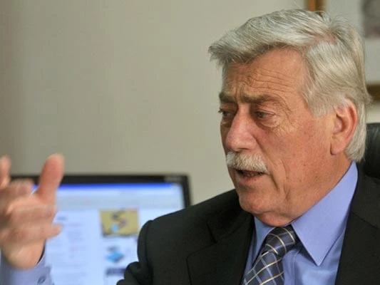 Guverner ubijen hicem u glavu