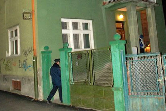 U fotelji pronađeno tijelo, a glava na stolu