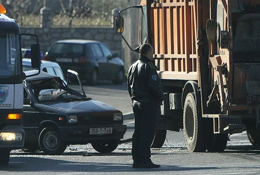 Kod 'Ine', sjeverno od Mostara, u nesreći smrtno stradala jedna osoba