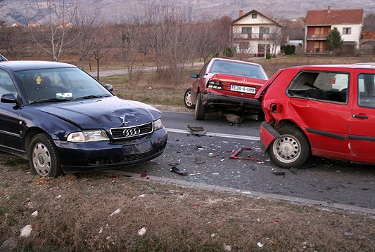 Lančani sudar na Buni: Veća materijalna šteta, 4 osobe ozlijeđene