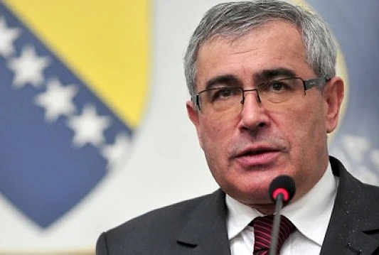 Ministar Alkalaj skrivio prometnu nezgodu?