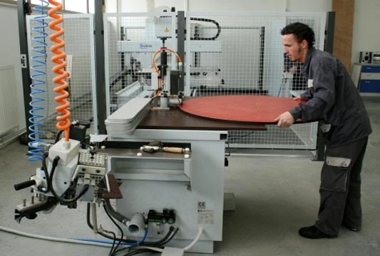 Najviše zaposlenih u prerađivačkoj industriji, najmanje u ribarstvu