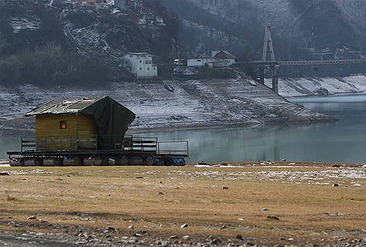 Jedan od najnižih vodostaja Jablaničkog jezera u povijesti