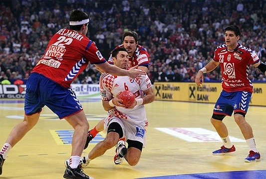 Srbija u finalu EHF-a!