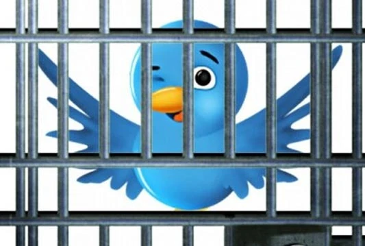 Zbog šale na Twitteru turisti završili u zatvoru pa ih izbacili iz SAD-a!