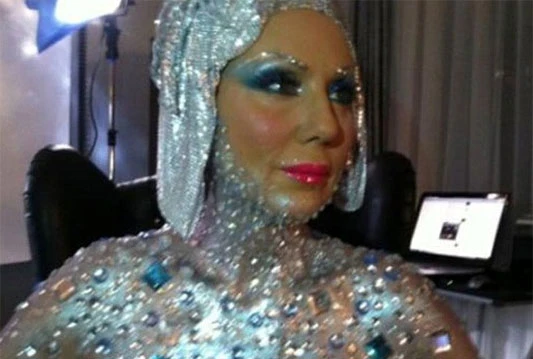 Lepa Brena želi imitirati Lady Gagu?