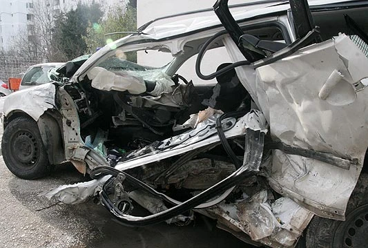 U Žitomisliću sudar Passata i Toyote, 2 teško ozlijeđene osobe životno ugrožene