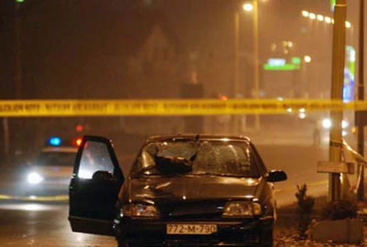 Jedna osoba poginula, dvije ozlijeđene u teškoj prometnoj nesreći