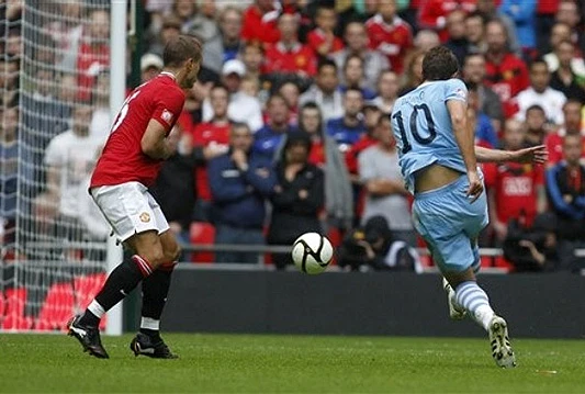 City i United nastavljaju pohod na trofej