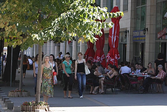 Upućen Javni poziv za podnošenje zahtjeva za postavljanje stolova, tezgi ...