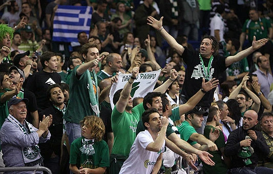 Zbog navijačkih nereda prekinut najveći grčki derbi