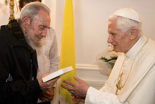 Papa se na Kubi susreo s Fidelom Castrom