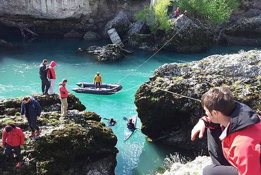 Nastavlja se potraga za 22-godišnjim mladićem koji se utopio u Neretvi