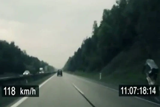 Pogledajte Čeha kako bježi od policije pri 100km/h na biciklu!