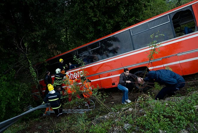 Putnica iz autobusa za Bljesak.info: Od sigurne smrti spasilo nas je drveće!