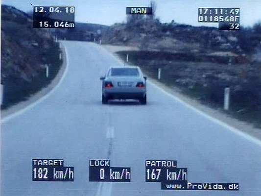 Ograničenje 60, a 'stisnuo' Mercedesa 182 km/h