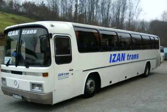 Drama u autobusu tijekom vožnje: U tučnjavi jedan mladić teško ozlijeđen