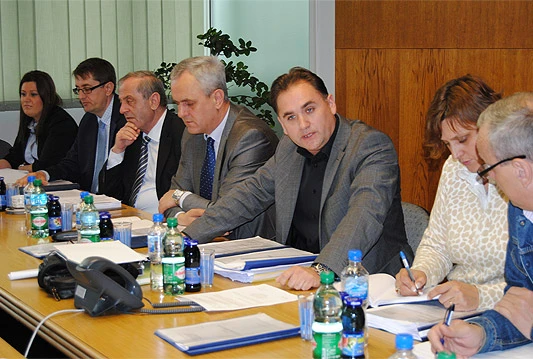 Isplata mirovina za travanj započinje u petak, 4. svibnja