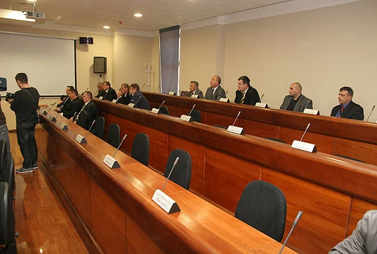 Zašto nova Gradska vijećnica i dalje zjapi prazna?!