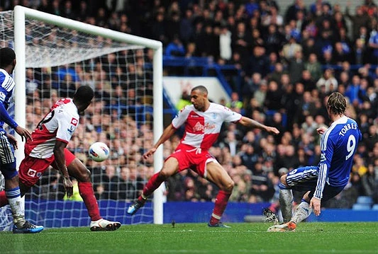 Furiozni Chelsea razbio QPR, i Tottenham iskoristio poraz Newcastlea